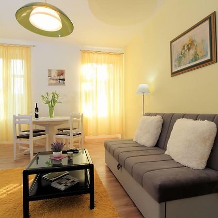 Bivium Apartment Otočac Екстериор снимка