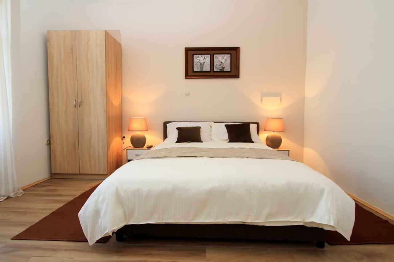 Bivium Apartment Otočac Екстериор снимка