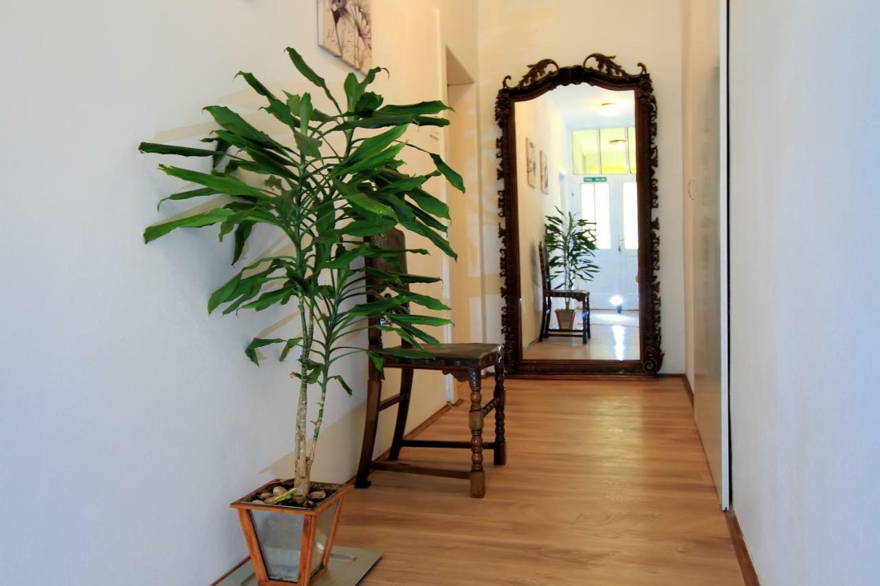 Bivium Apartment Otočac Екстериор снимка